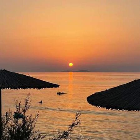 Lovely Studio In Strinilas With Its Own Pool Εξωτερικό φωτογραφία