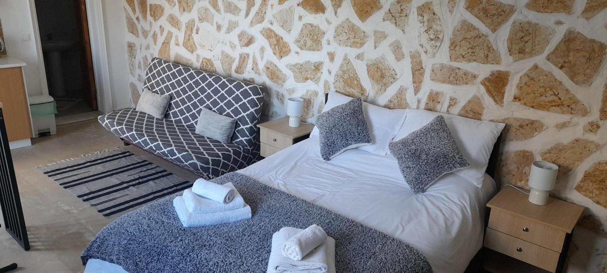 Lovely Studio In Strinilas With Its Own Pool Εξωτερικό φωτογραφία